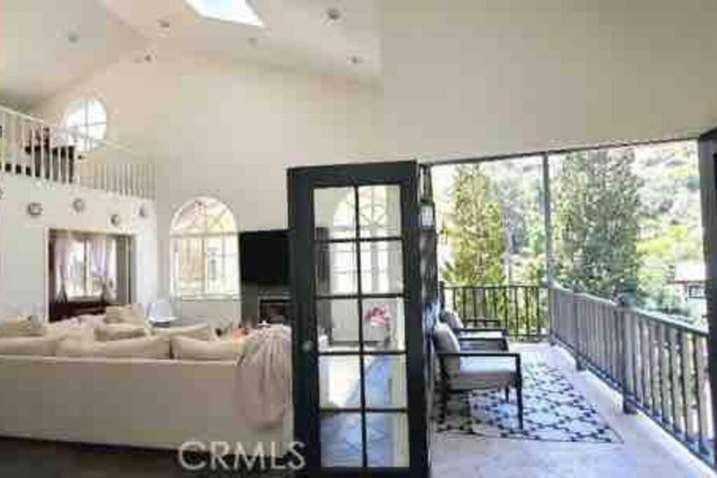 Stunning Mediterranean Mansion In Laurel Canyon Los Angeles Extérieur photo